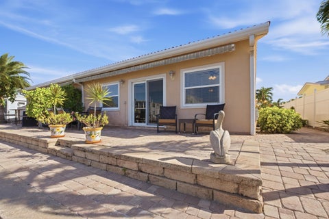 Tiny photo for 60 AQUA RA Drive, Jensen Beach, FL 34957 (MLS # B26090304)