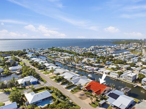 Tiny photo for 60 AQUA RA Drive, Jensen Beach, FL 34957 (MLS # B26090304)