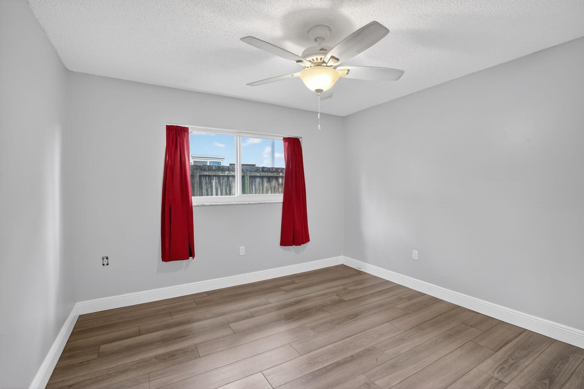 PEMBROKE LAKES SEC 1 - Residential
