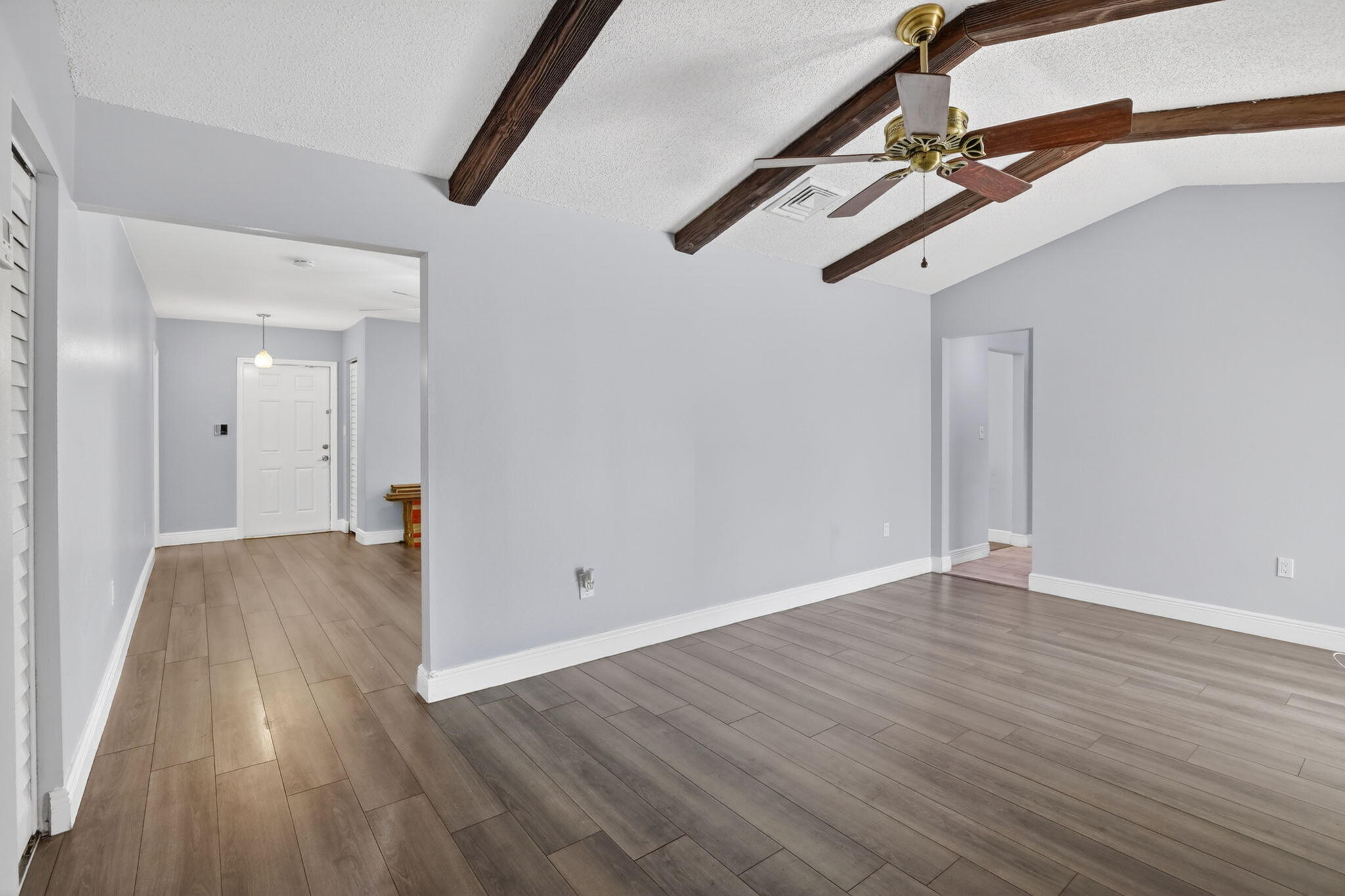 PEMBROKE LAKES SEC 1 - Residential