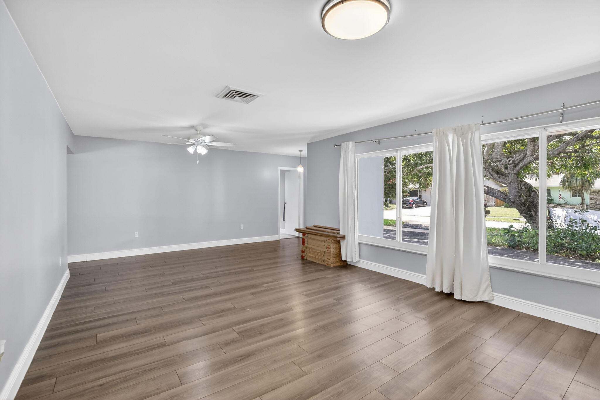 PEMBROKE LAKES SEC 1 - Residential