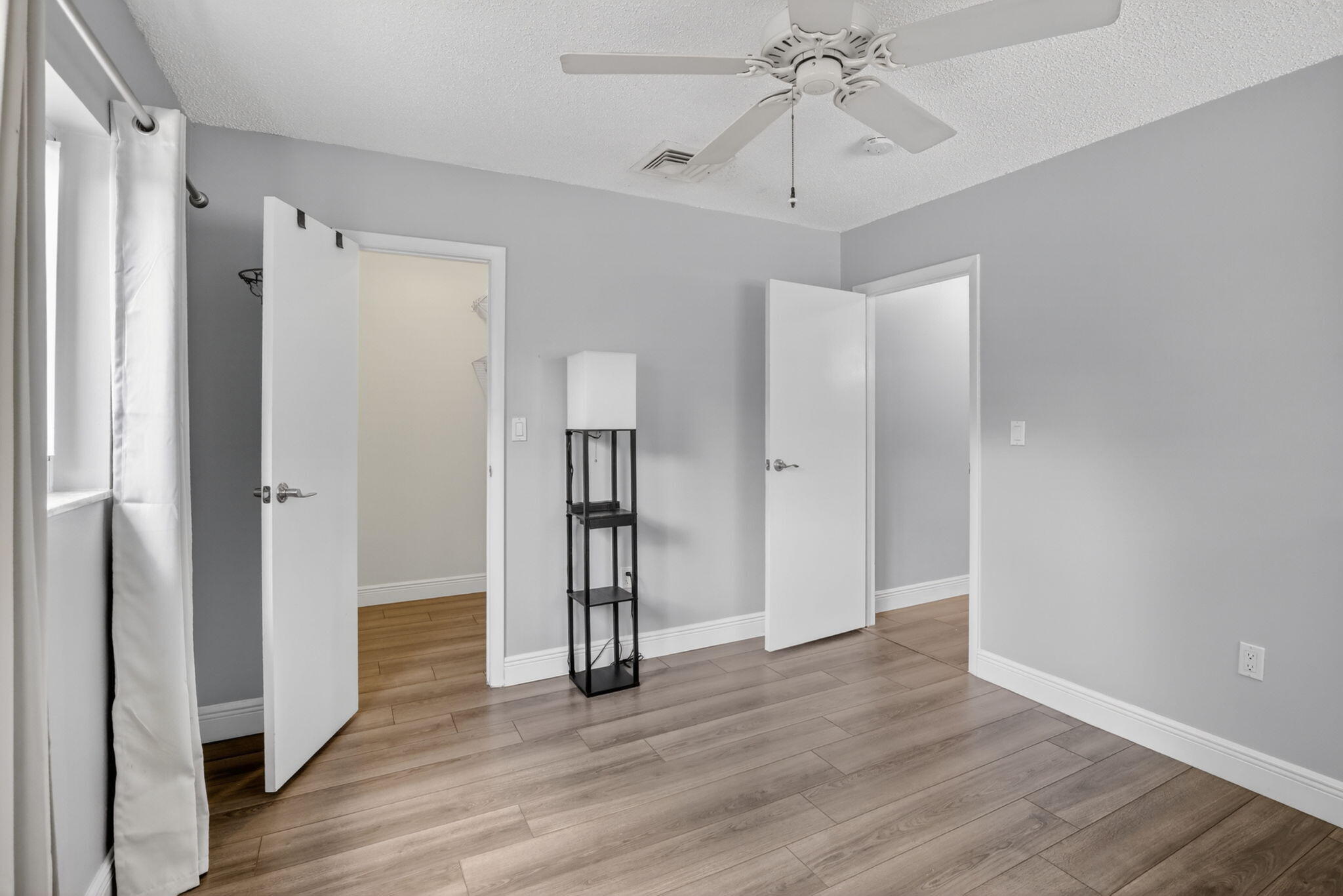 PEMBROKE LAKES SEC 1 - Residential