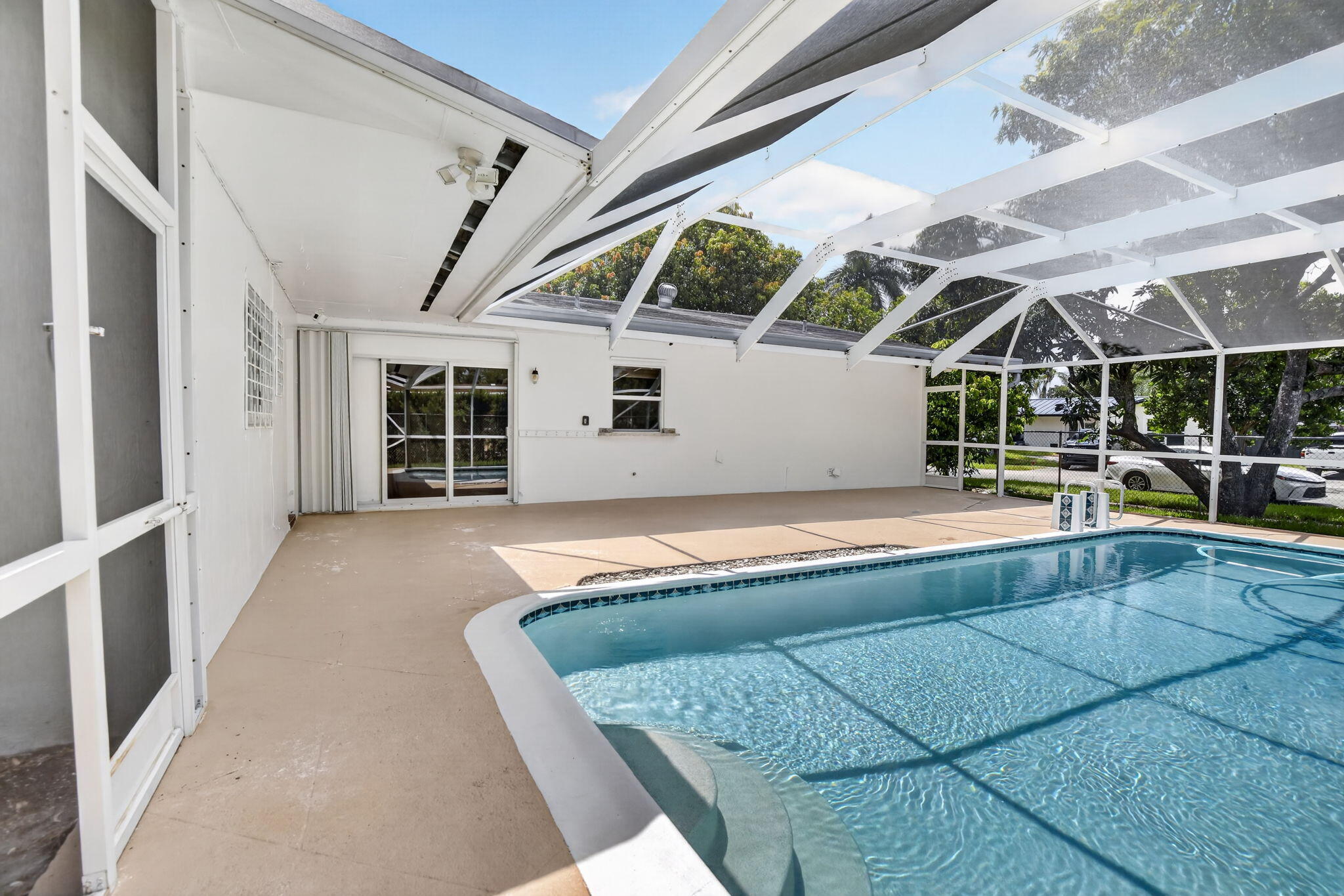 PEMBROKE LAKES SEC 1 - Residential