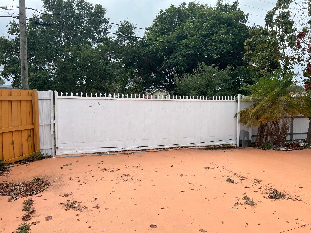 HYDE PARK FIRST SEC - Residential