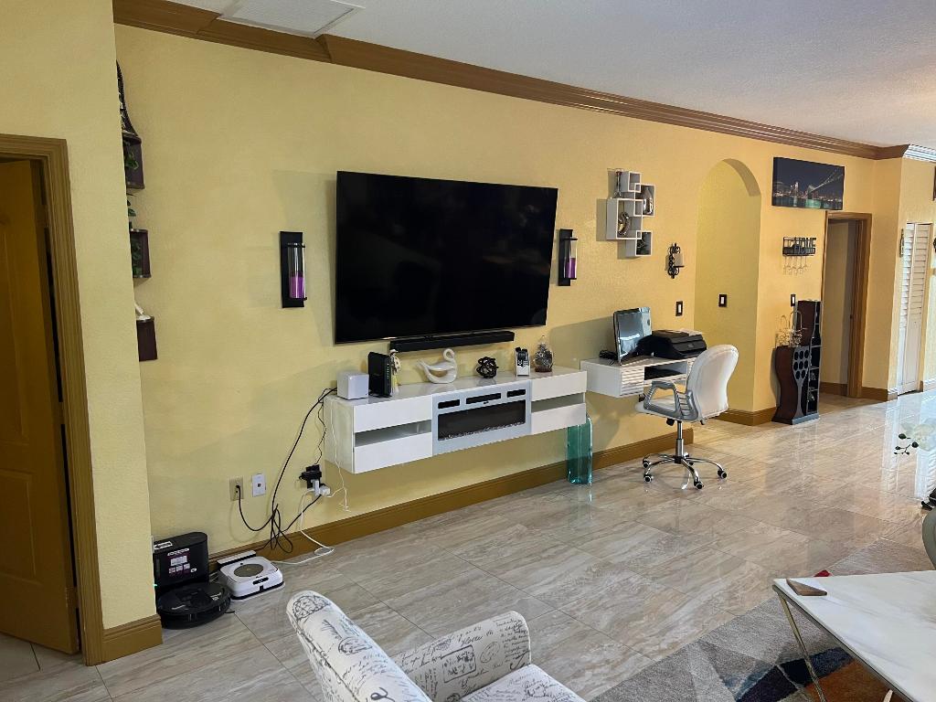 HYDE PARK FIRST SEC - Residential