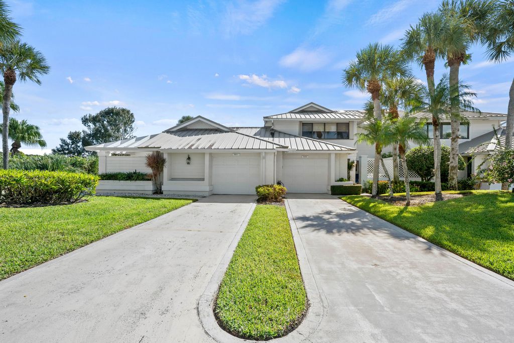 Photo of 5610 SE Foxcross Place, Stuart, FL 34997 (MLS # R11134311)