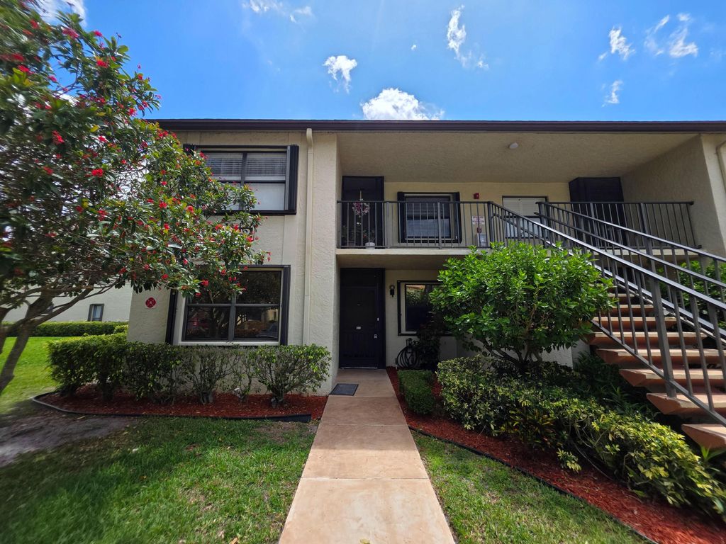 Photo of 7892 Willow Spring Circle N #1511, Boynton Beach, FL 33436 (MLS # B26030227)