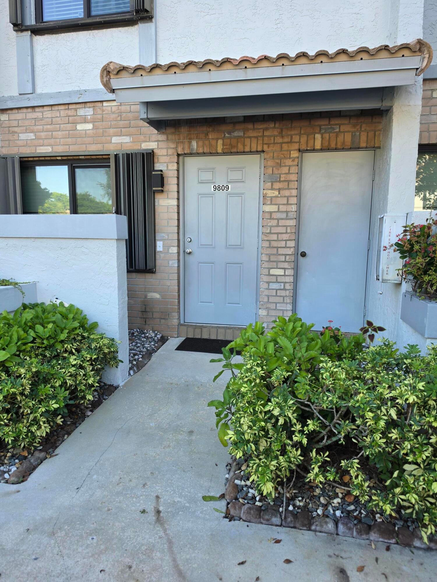 9809 RIVERSIDE Drive 51-5
