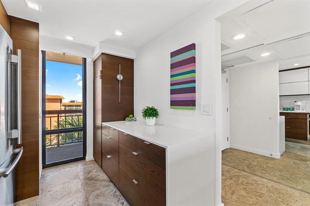 YACHT AND RACQUET CLUB OF - Residential Lease