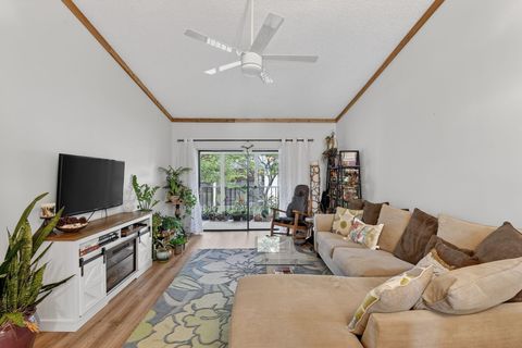 Tiny photo for 7855 Willow Spring Drive #725, Lake Worth, FL 33467 (MLS # B26008182)