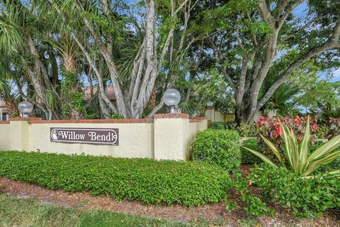 Tiny photo for 7855 Willow Spring Drive #725, Lake Worth, FL 33467 (MLS # B26008182)