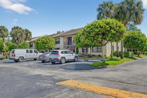 Tiny photo for 7855 Willow Spring Drive #725, Lake Worth, FL 33467 (MLS # B26008182)