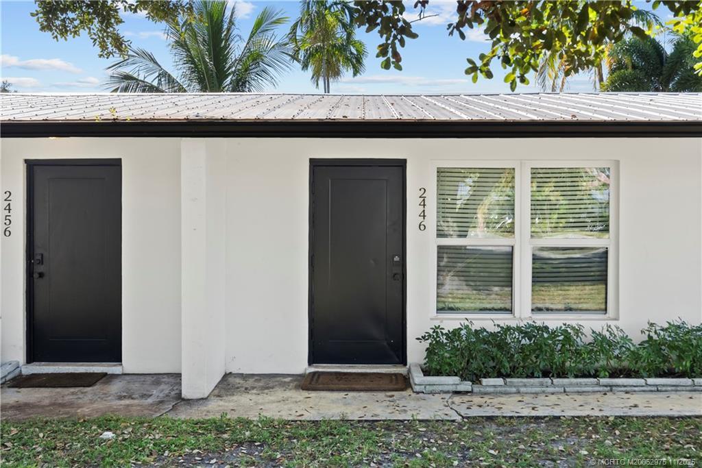 2446/2456 SW Hideaway