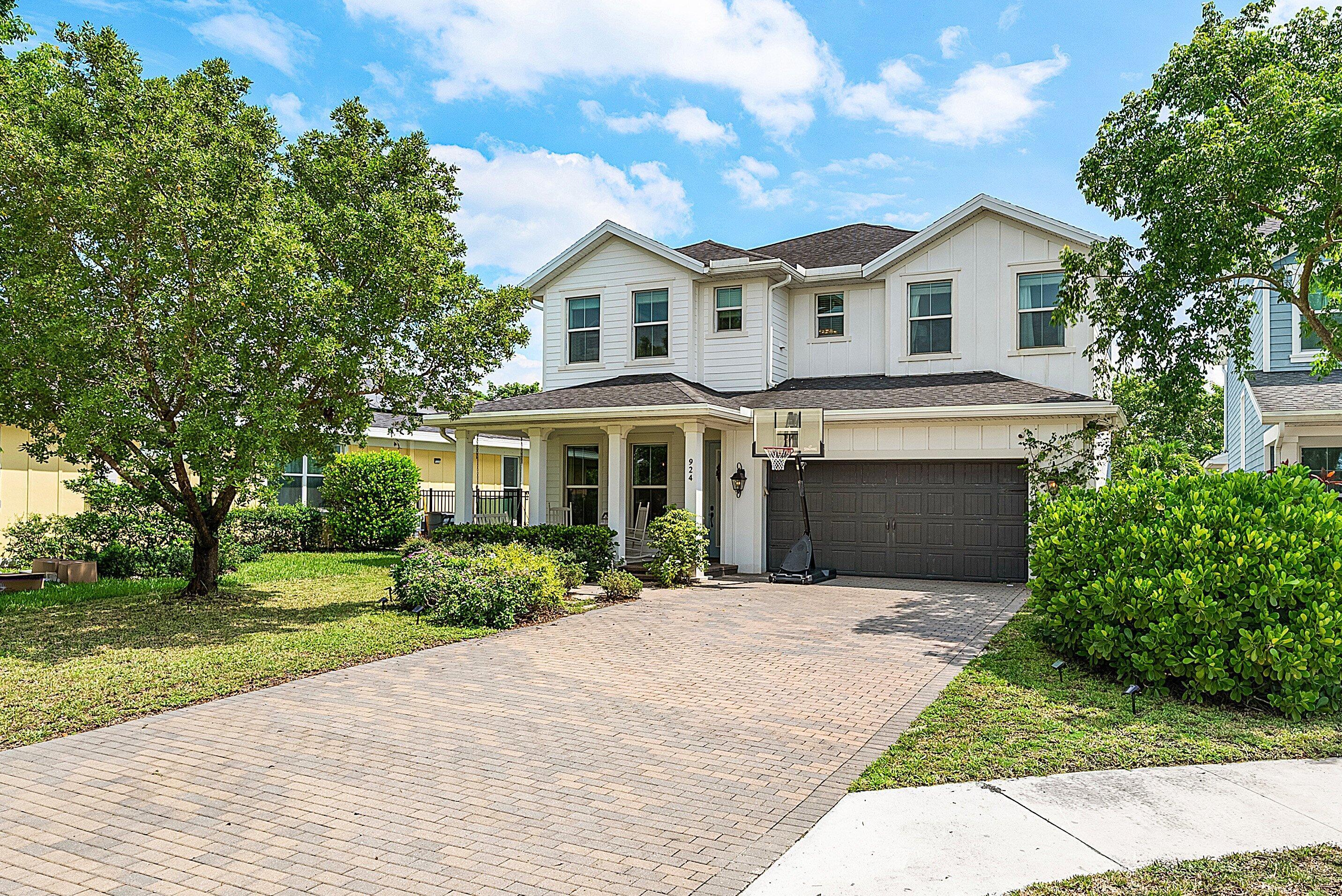 Properties 924 DEER HAVEN Drive