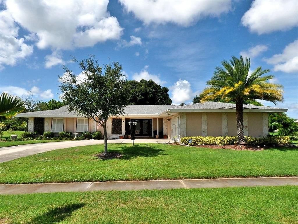 Photo of 1785 SE Westmoreland Boulevard, Port St Lucie, FL 34952 (MLS # R10887564)