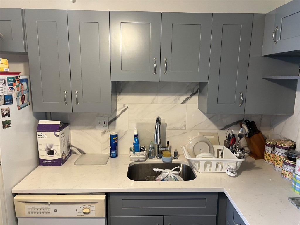 HOLIDAY SPRINGS - Residential