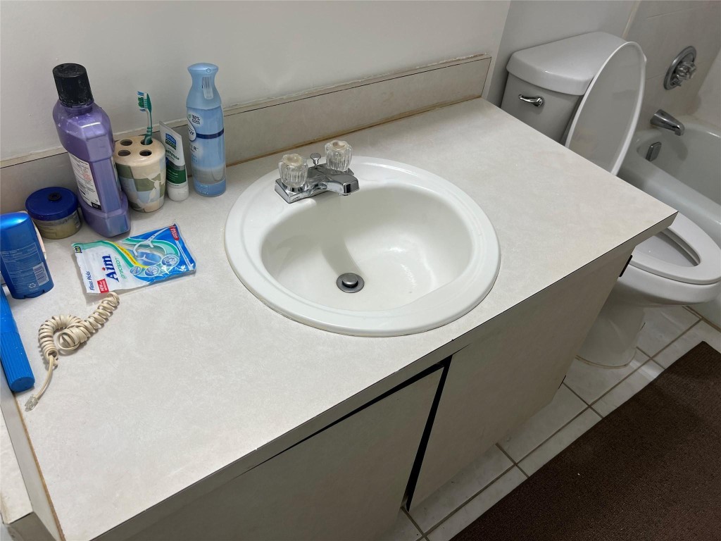 HOLIDAY SPRINGS - Residential