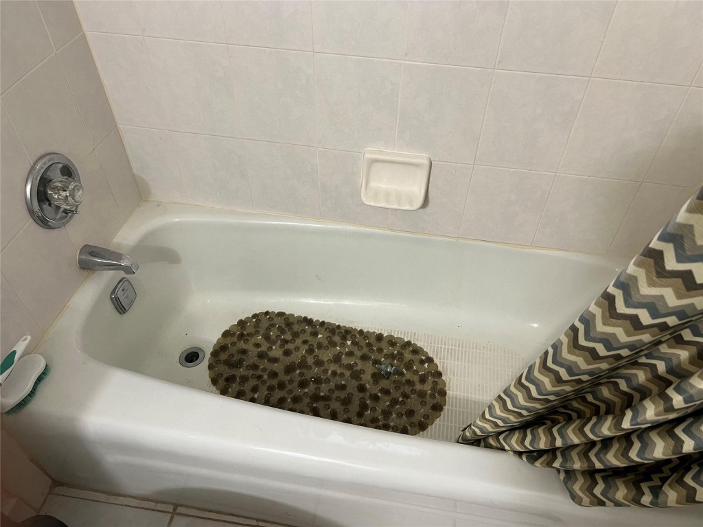 HOLIDAY SPRINGS - Residential