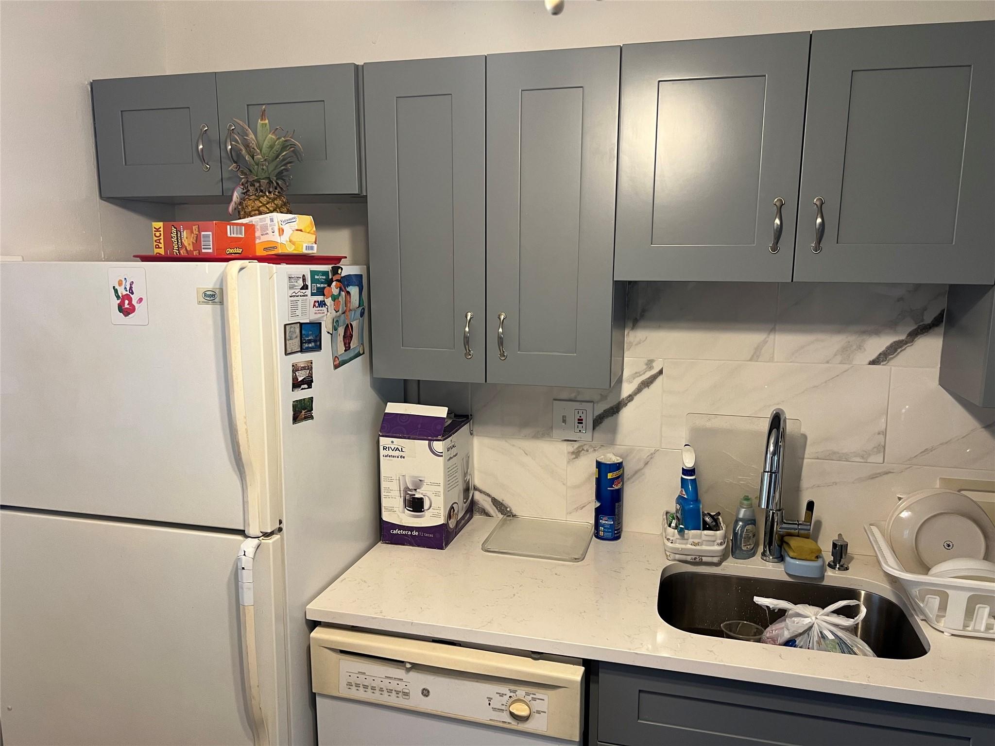 HOLIDAY SPRINGS - Residential