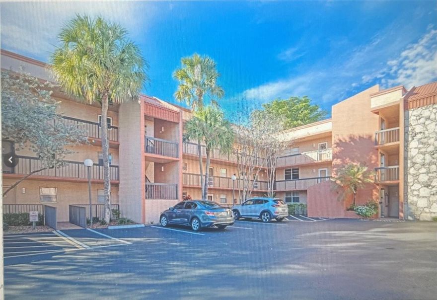 NICE SPACIOUS 2 BEDROOM, 2 BATHROOM CONDO IN NORTH MARGATE (CLOSE TO SAMPLE RD & HOLIDAY SPRINGS BLVD). FEATURES BRAND NEW KITCHEN WITH QUARTZ COUNTERTOPS, CUSTOM WOOD CABINETS AND NEW PAINT. LIVING ROOM HAS BEAUTIFUL WOOD FLOORS. BRAND NEW A/C & WATER HEATER JUST INSTALLED - MAY 2024. COMMUNITY HAS CLUBHOUSE, GYM, LIBRARY, POOL, TENNIS COURTS. UNIT IS LOCATED ON THE 1ST FLOOR FOR EASY ACCESS & ENTRY.