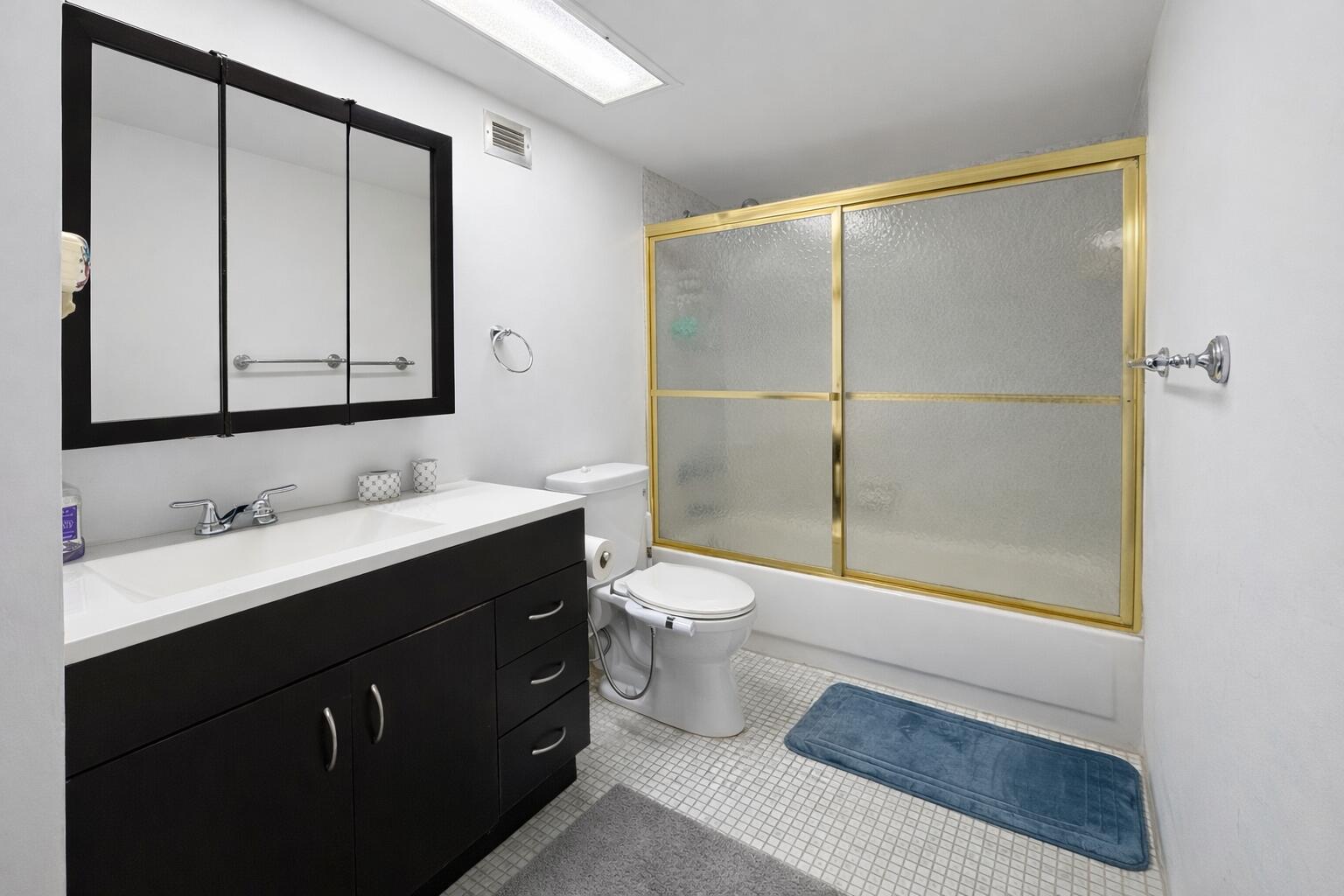 THE CARRIAGE HOUSE CONDO - Residential