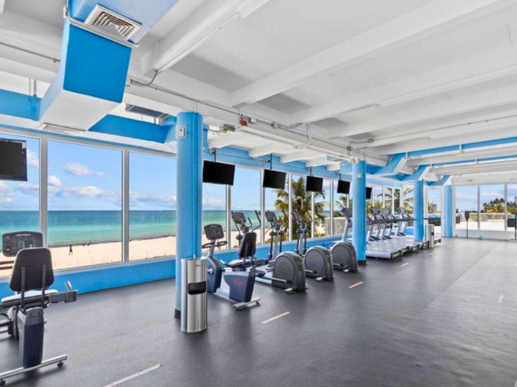 THE CARRIAGE HOUSE CONDO - Residential