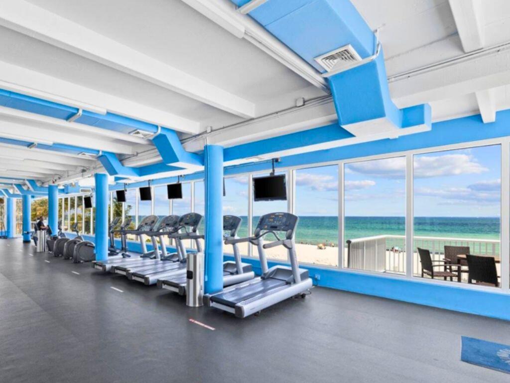 THE CARRIAGE HOUSE CONDO - Residential