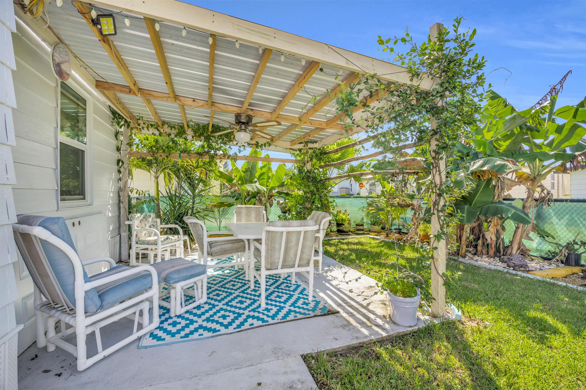 CAMBRIDGE AT HERITAGE RID - Residential