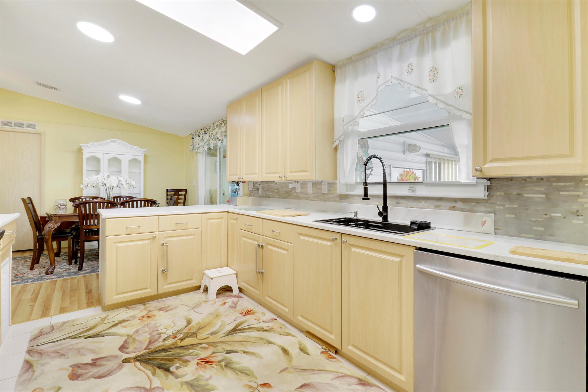 7850 SE Shenandoah Drive, Hobe Sound, FL, 33455/$260,000 4 7850 SE Shenandoah Drive