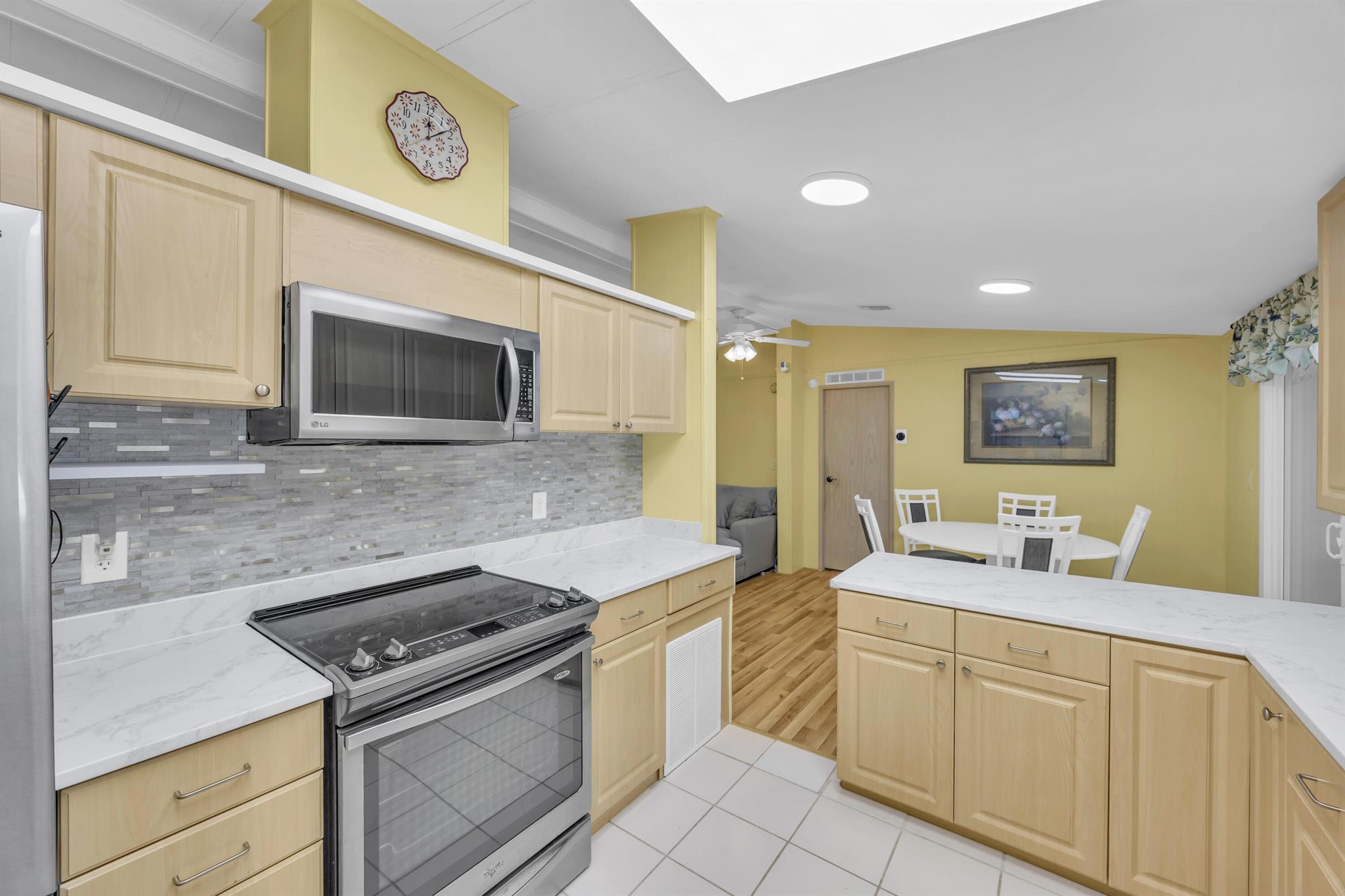 CAMBRIDGE AT HERITAGE RID - Residential