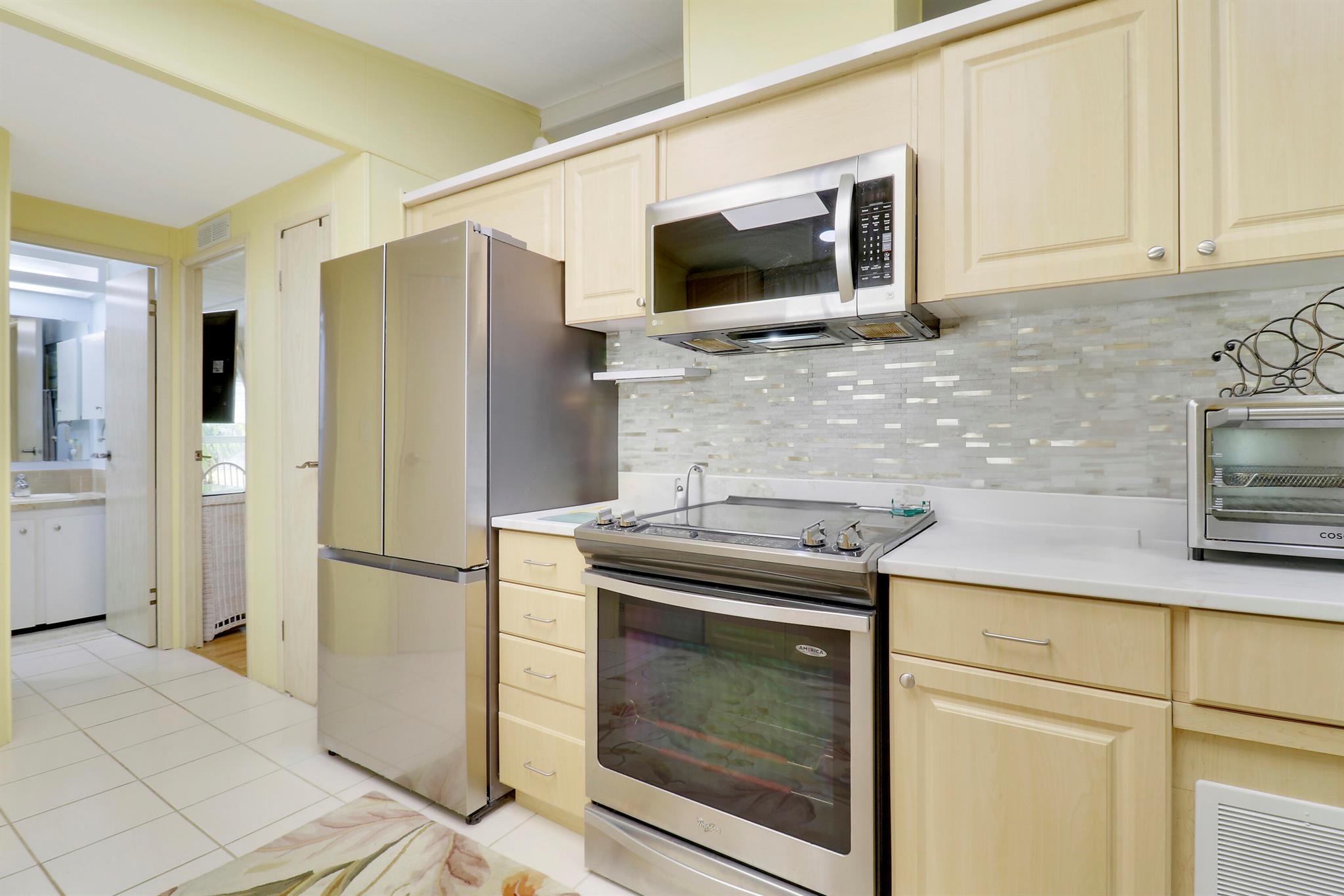 7850 SE Shenandoah Drive, Hobe Sound, FL, 33455/$260,000 3 7850 SE Shenandoah Drive