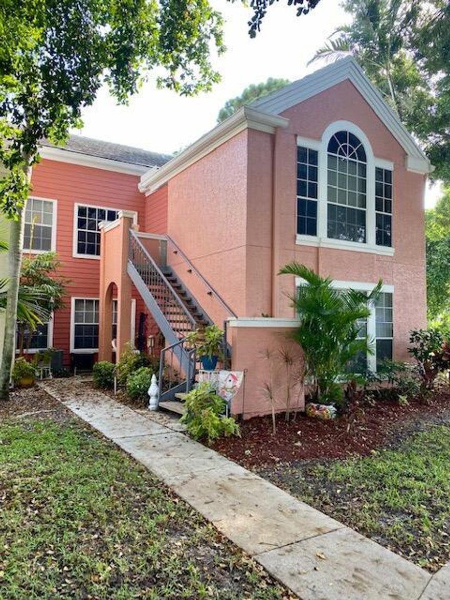 LOOKING TO GET AWAY FOR THE WINTER??  DON'T MISS THIS LIGHT AND BRIGHT 2 BED 2 BATH CORNER UNIT IN DESIRABLE BAHIA OF DELRAY BEACH. VAULTED CEILINGS. STAINLESS STEEL APPLIANCES WITH GRANITE COUNTER TOPS. FULL SIZE WASHER AND DRYER.  GATED COMMUNITY WITH POOL, TENNIS, BILLIARDS, CLUBHOUSE.
CLOSE TO ATLANTIC AVE, SHOPS, RESTAURANTS, THE BEACH AND MAJOR HIGHWAYS. AVAILABLE FOR 3 MONTHS STARTING JAN 3 2022. NO PETS