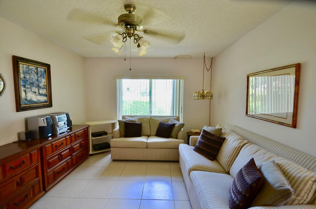 DELRAY VILLAS 3 - Residential