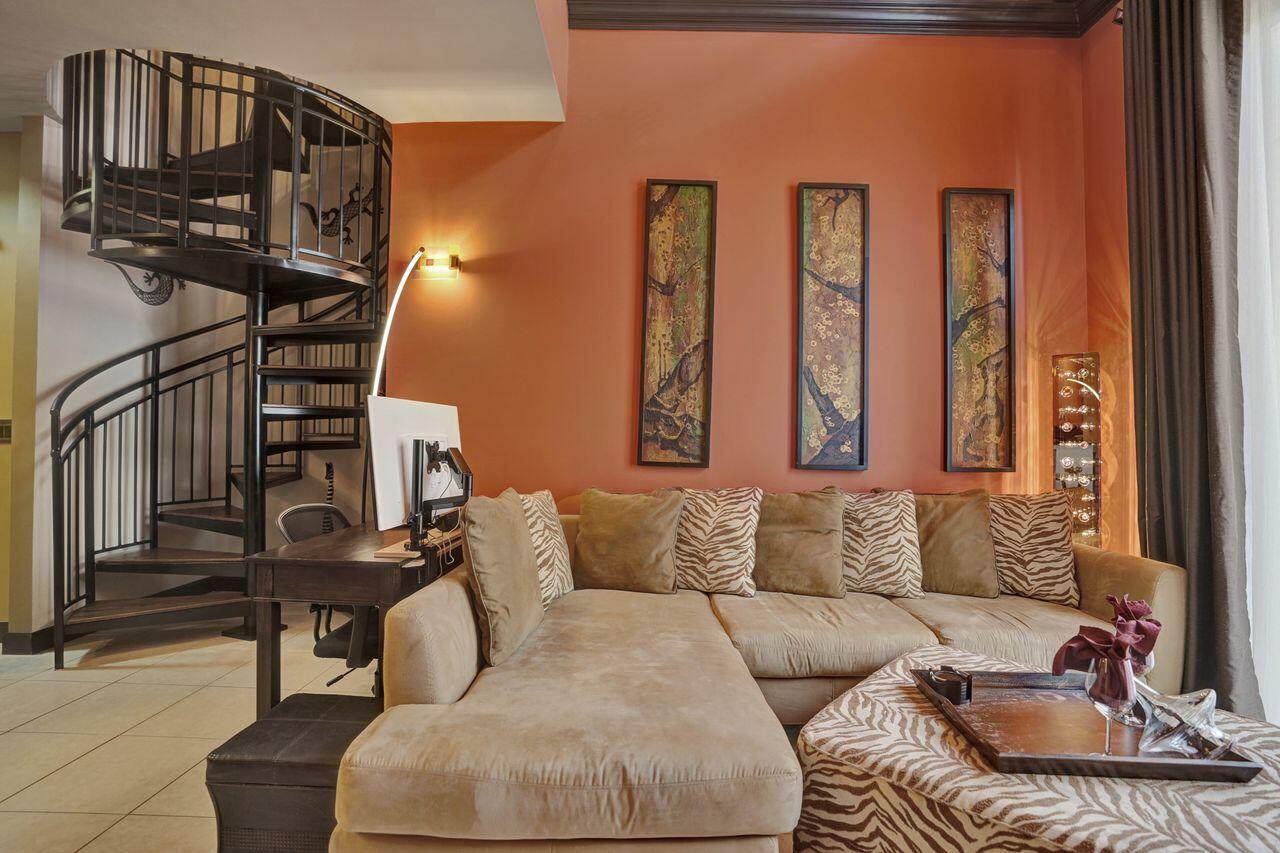 ONE CITY PLAZA CONDO - Residential