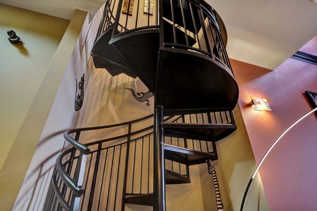 ONE CITY PLAZA CONDO - Residential