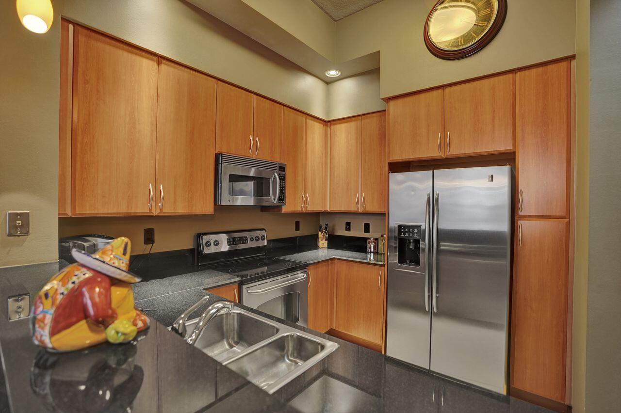 ONE CITY PLAZA CONDO - Residential