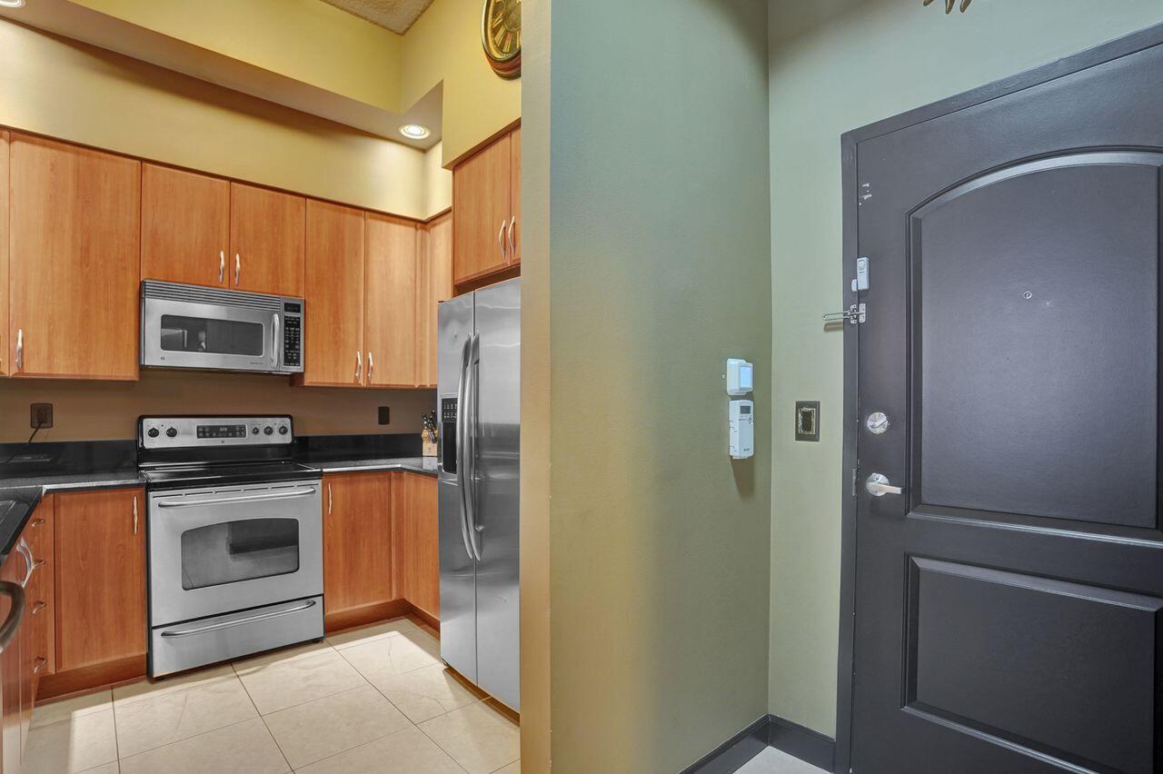 ONE CITY PLAZA CONDO - Residential