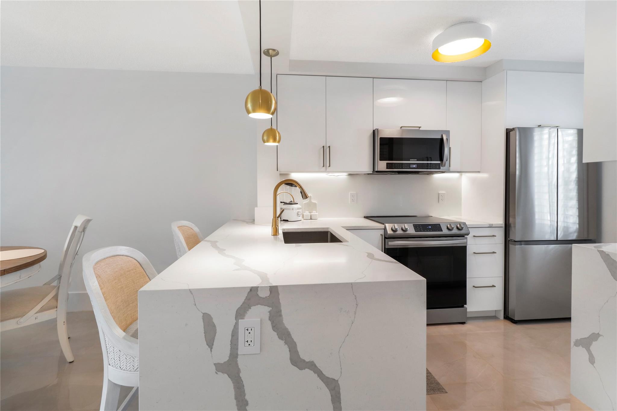 CYPRESS BEND CONDOMINIUM - Residential