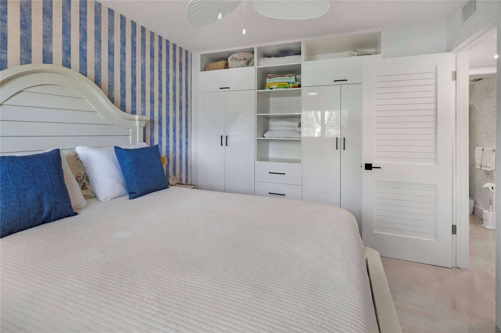 CYPRESS BEND CONDOMINIUM - Residential