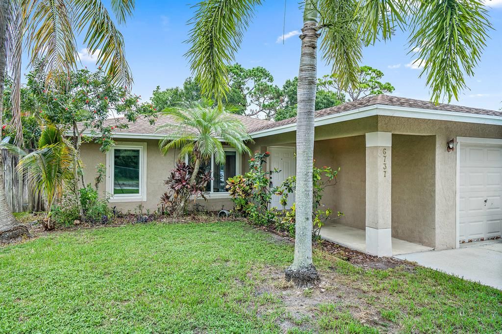 Photo of 6737 1st Street, Jupiter, FL 33458 (MLS # R10730048)