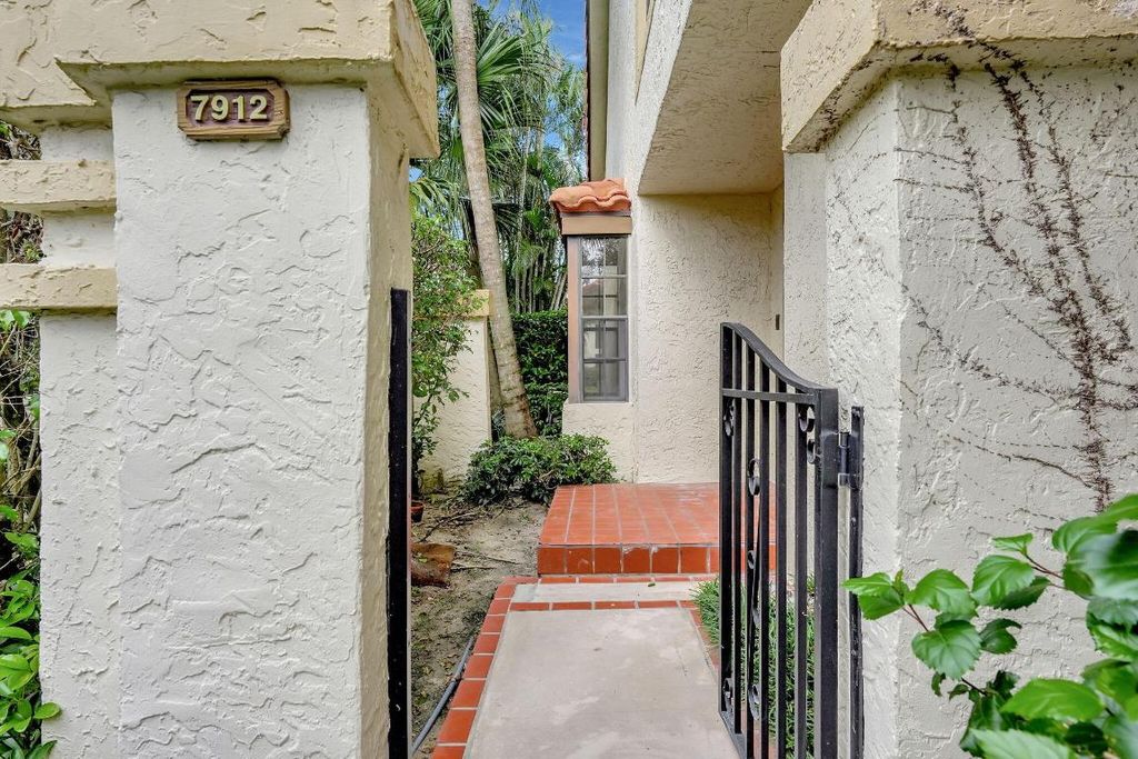 Photo of 7912 La Mirada Drive, Boca Raton, FL 33433 (MLS # R11024991)