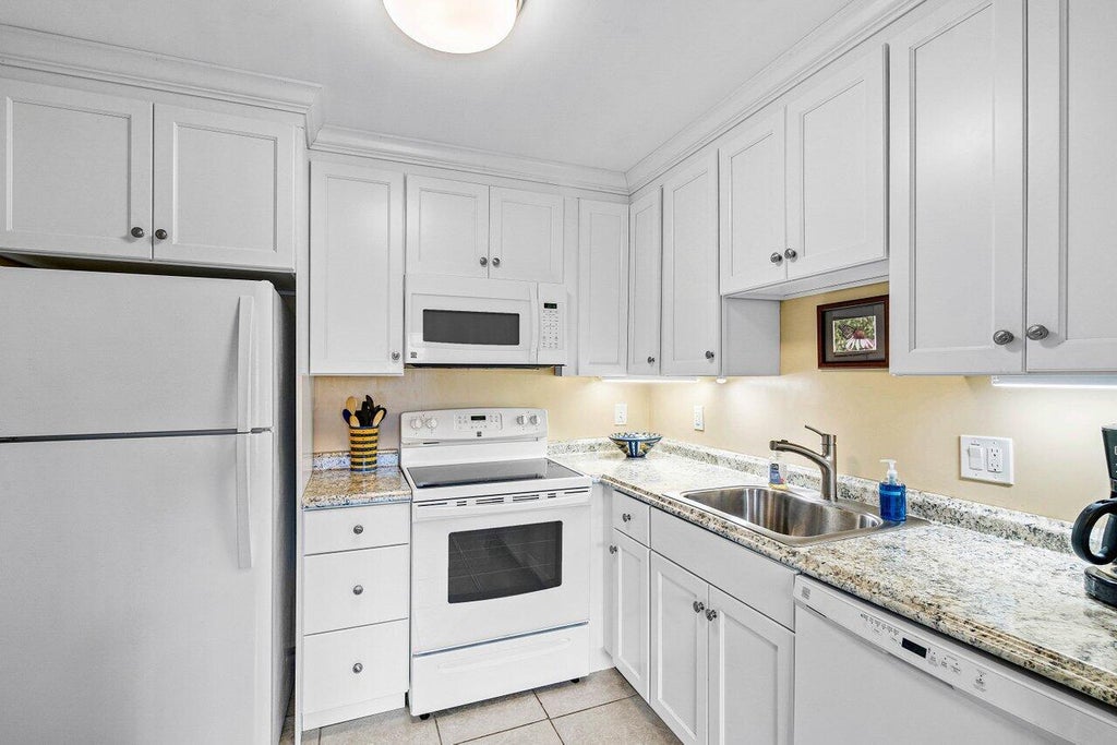 Photo of 87 Valencia D, Delray Beach, FL 33446 (MLS # R11051902)