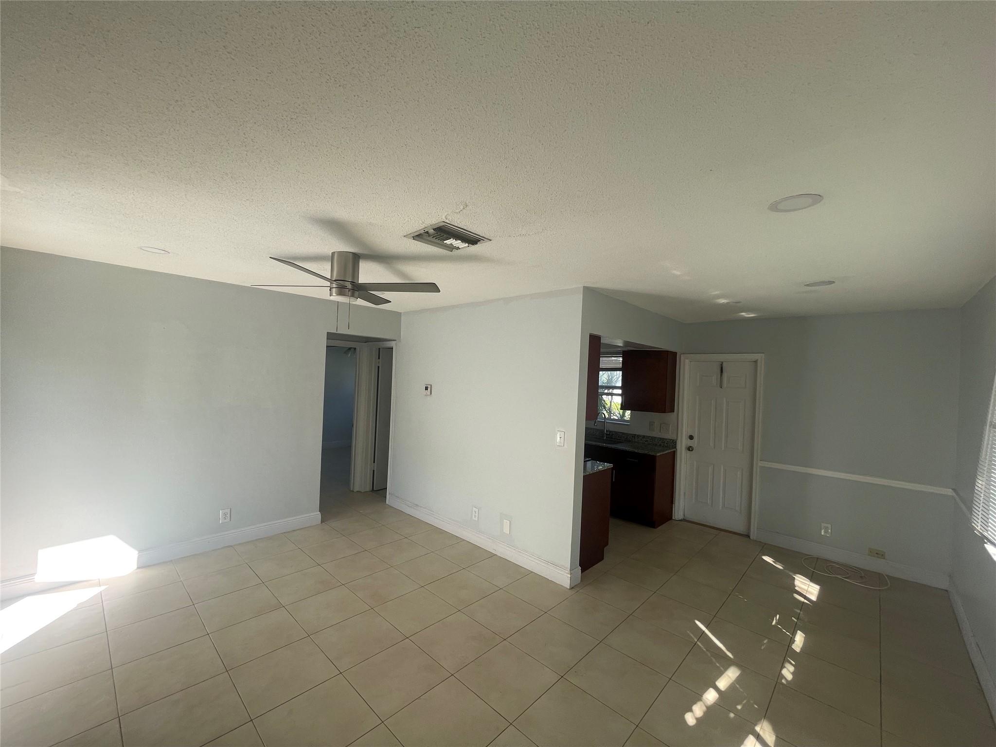 Lyons Park First Add 40-2 - Residential Lease