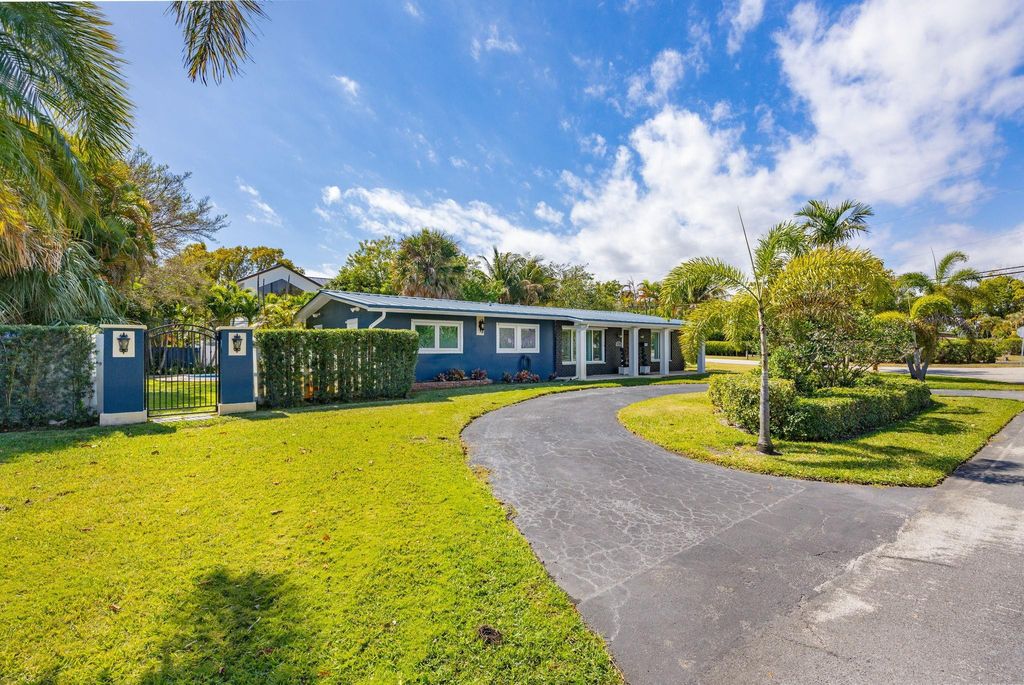 Photo of 2624 NE 30th Street, Fort Lauderdale, FL 33306 (MLS # F10555046)