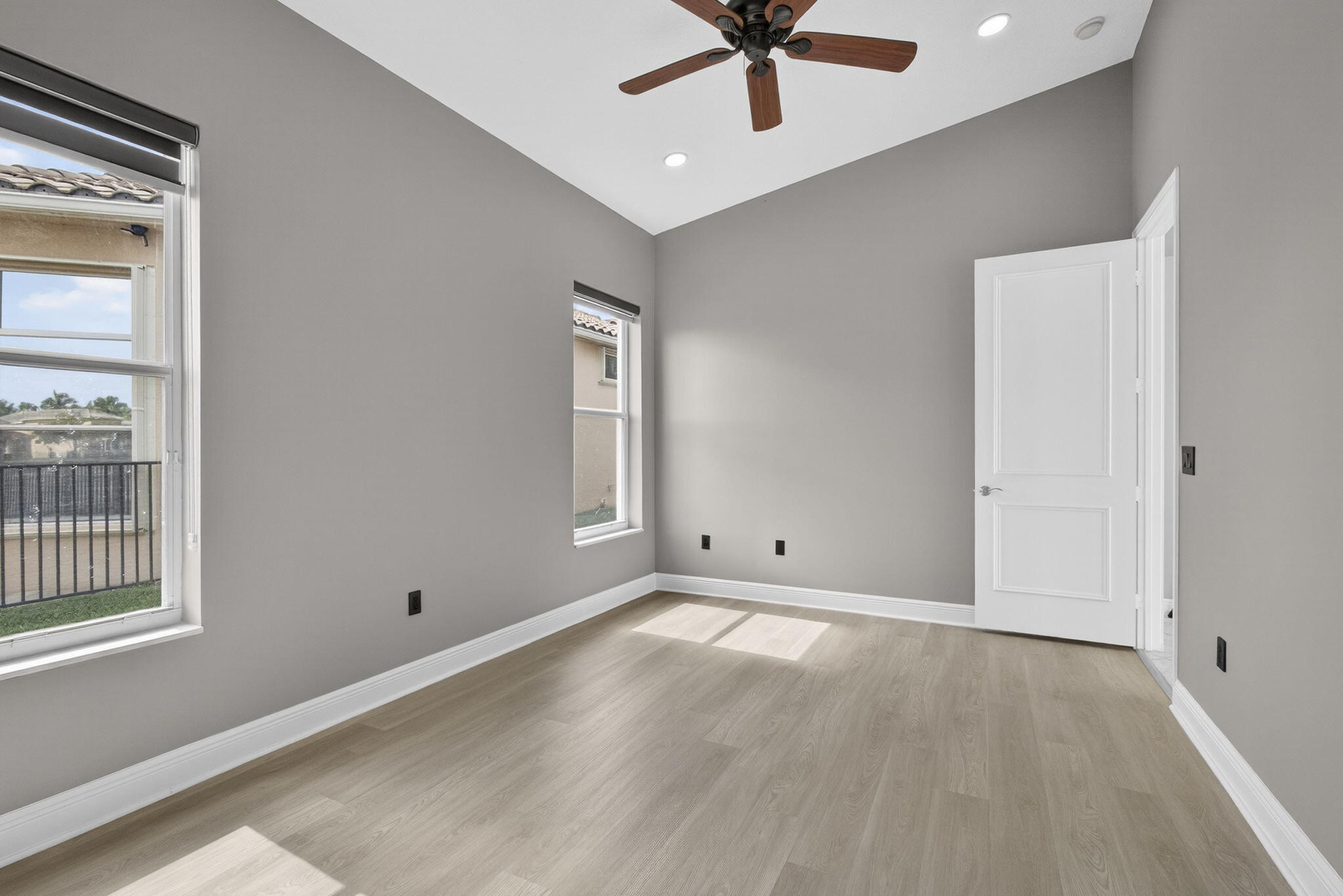 OLYMPIA 1 - Residential Lease