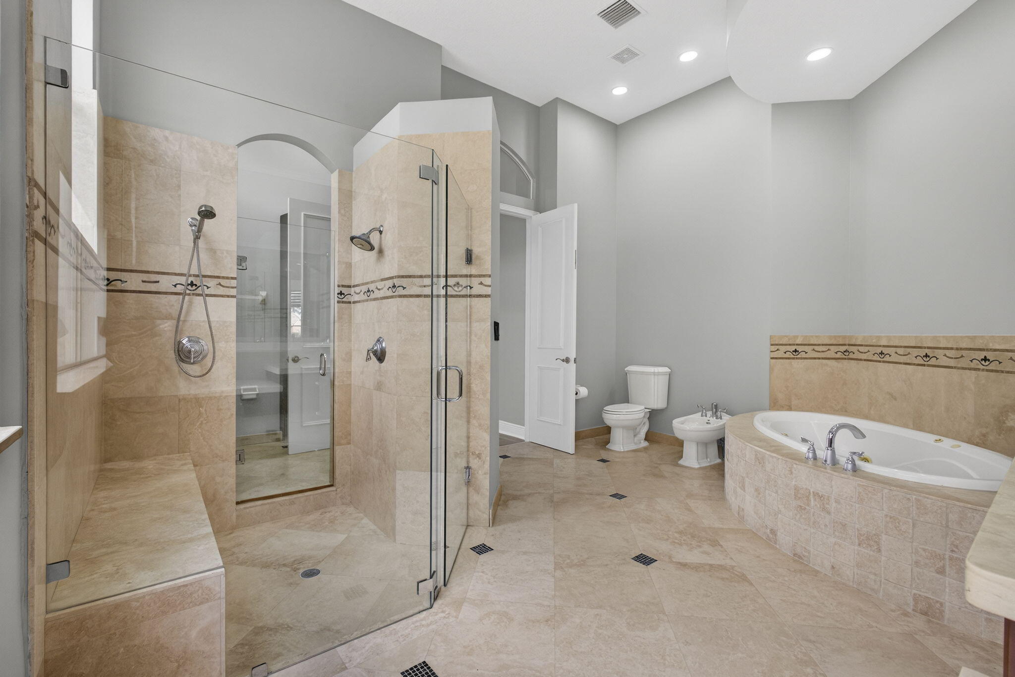 OLYMPIA 1 - Residential Lease