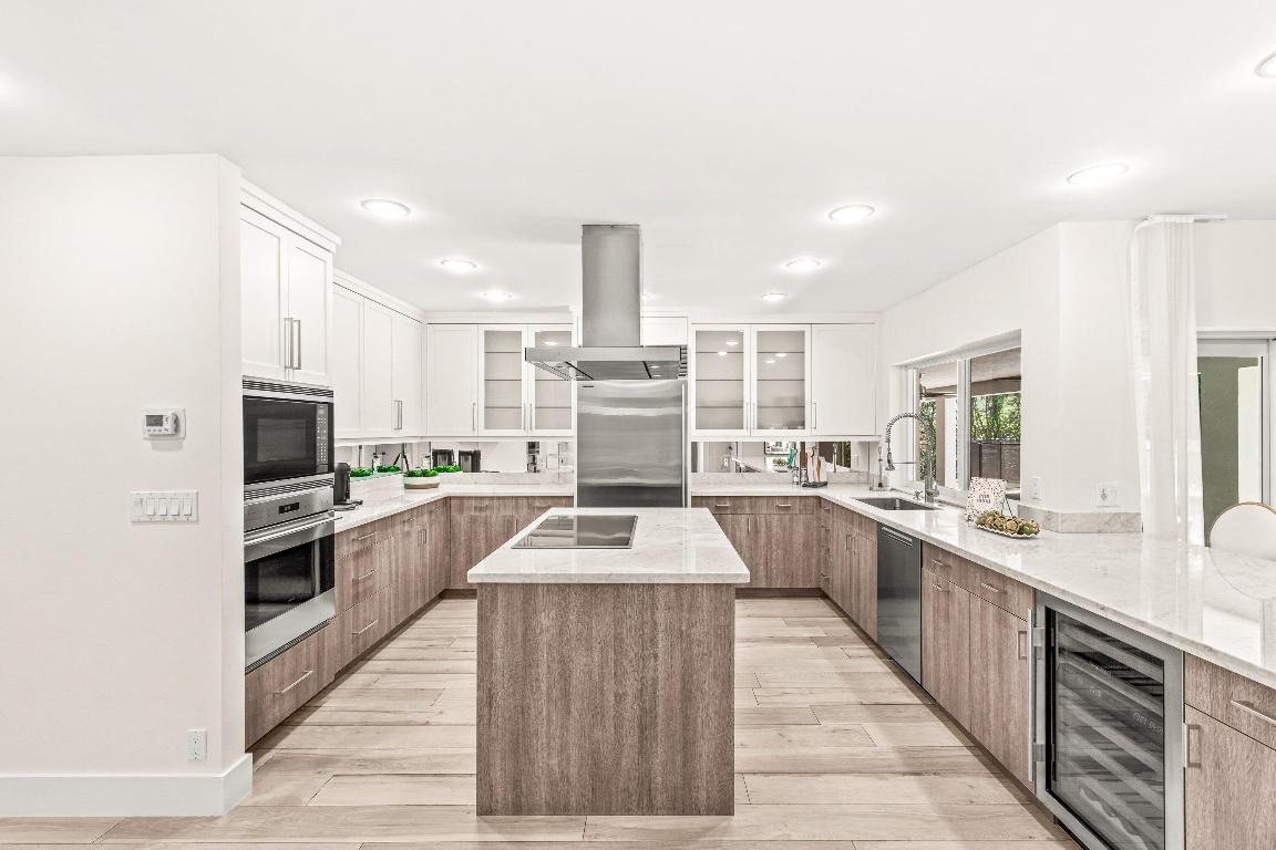 ROYAL PALM YACHT & COUNTRY CLUB - Residential Lease