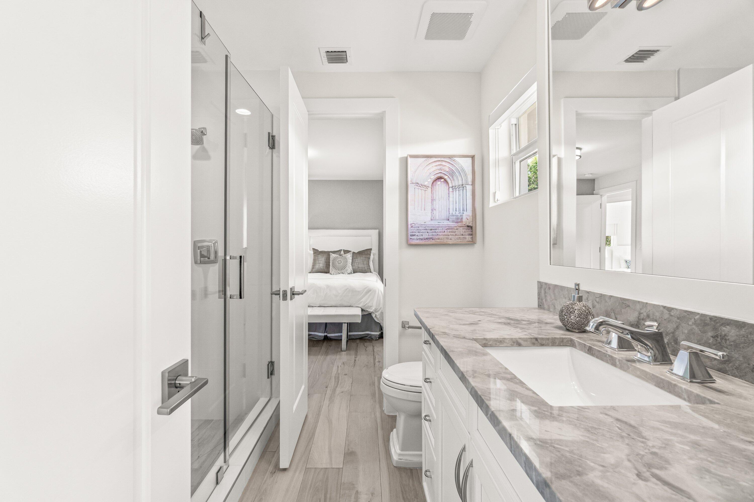 ROYAL PALM YACHT & COUNTRY CLUB - Residential Lease