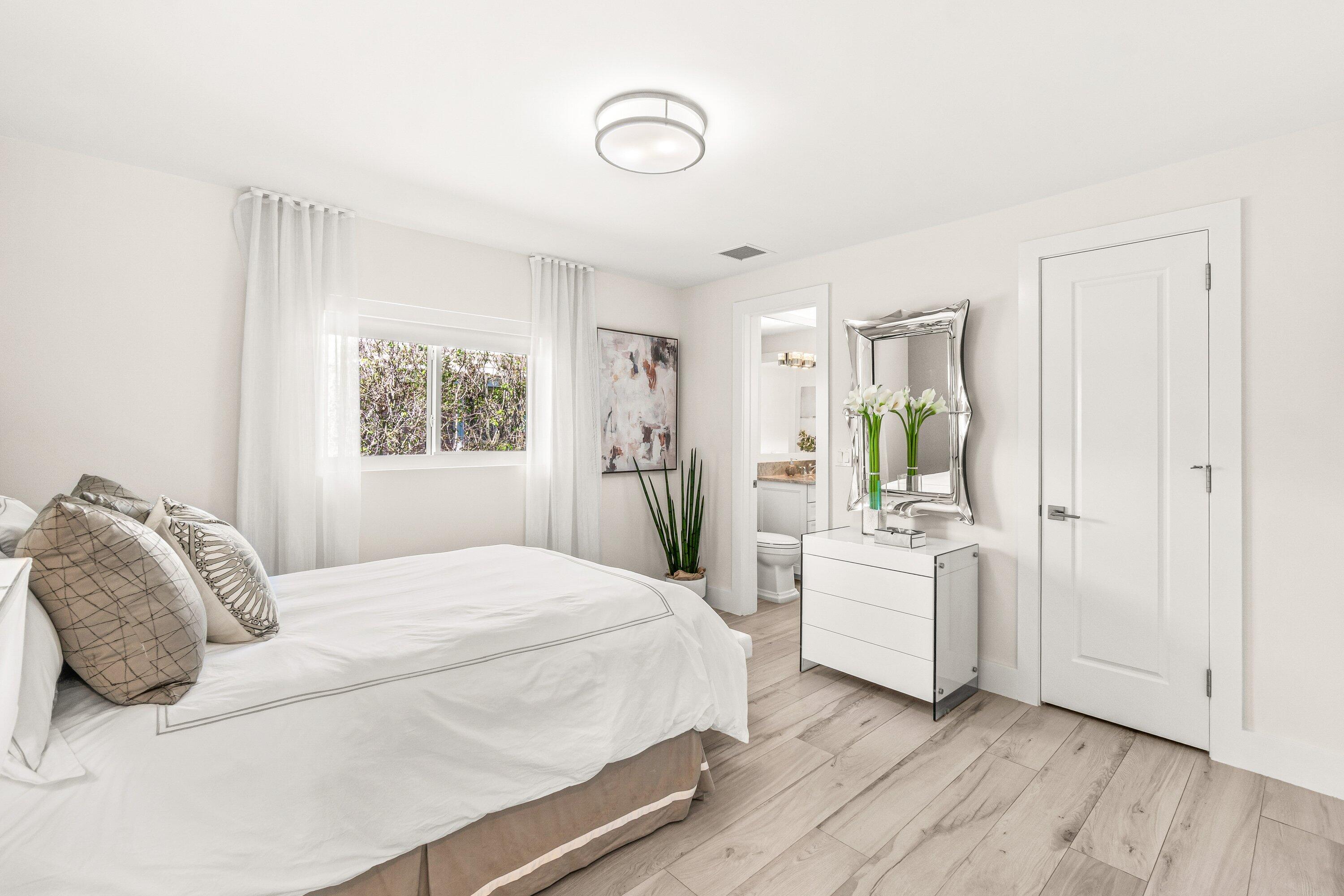 ROYAL PALM YACHT & COUNTRY CLUB - Residential Lease