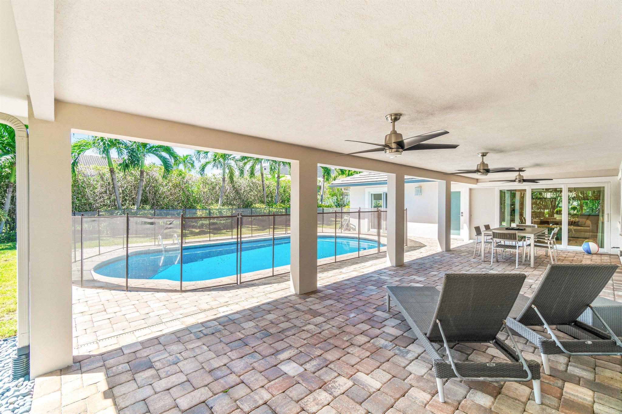 ROYAL PALM YACHT & COUNTR - Residential Lease